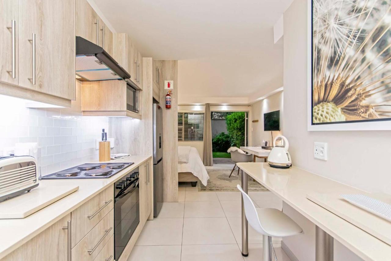 Dunton Guest House Йоханесбург Екстериор снимка