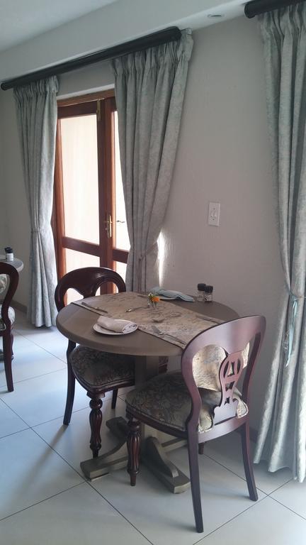 Dunton Guest House Йоханесбург Екстериор снимка