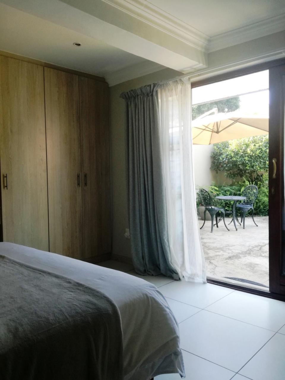 Dunton Guest House Йоханесбург Екстериор снимка