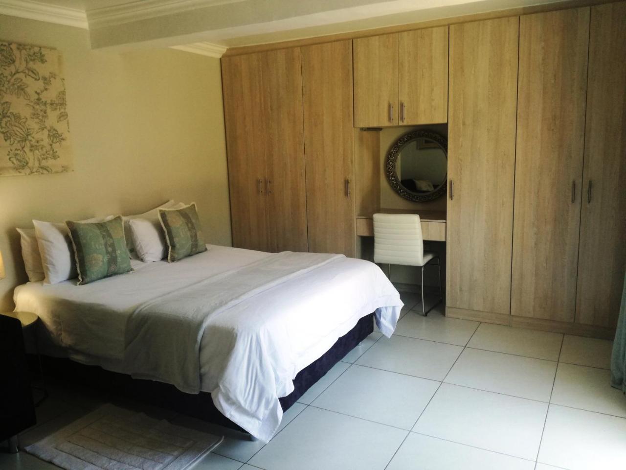 Dunton Guest House Йоханесбург Екстериор снимка
